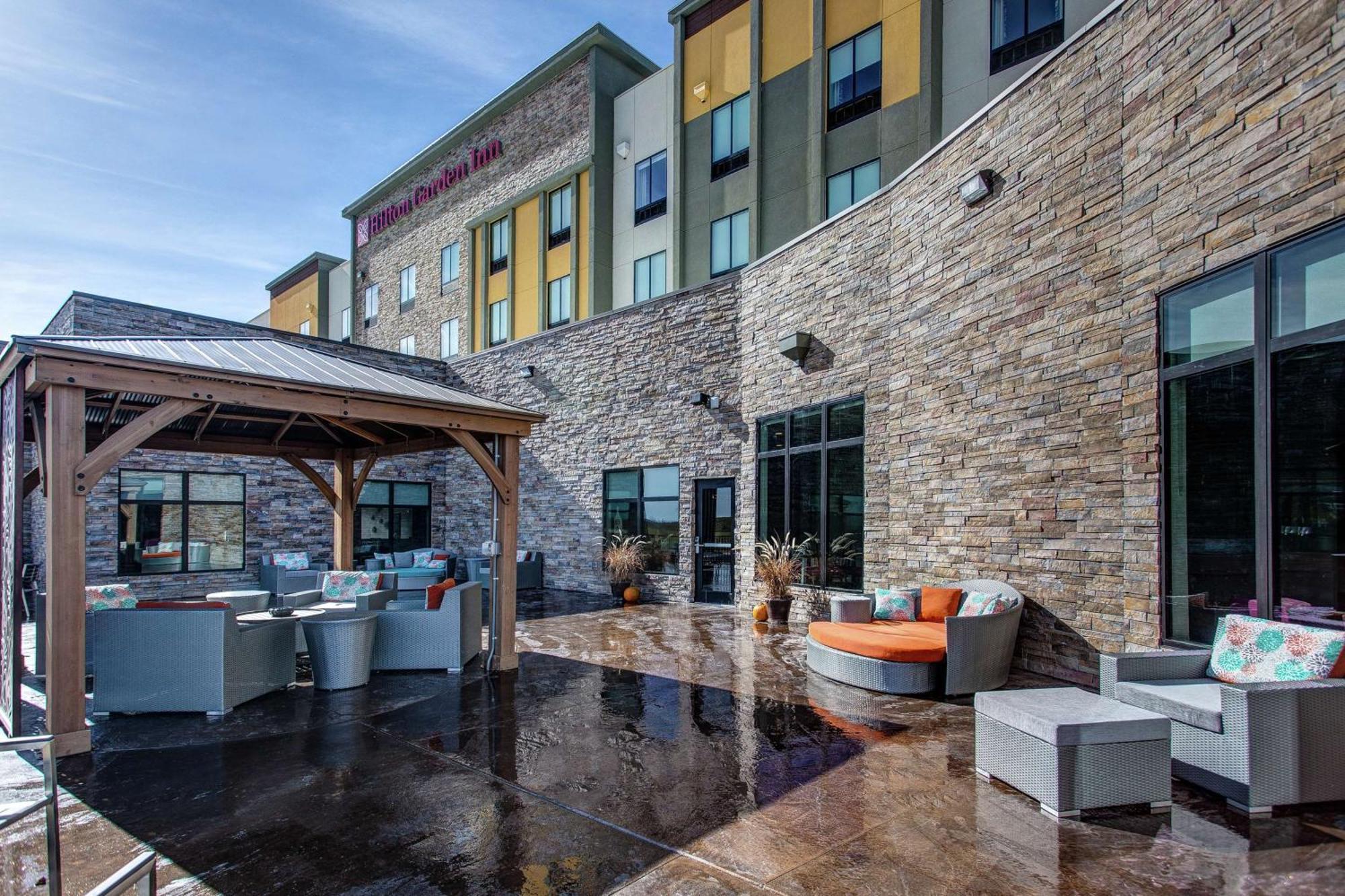 Hilton Garden Inn Topeka Exterior foto